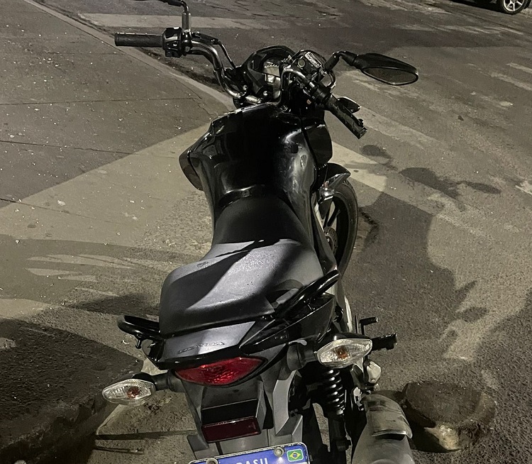 PM flagra homem tentando furtar moto no Centro de Linhares