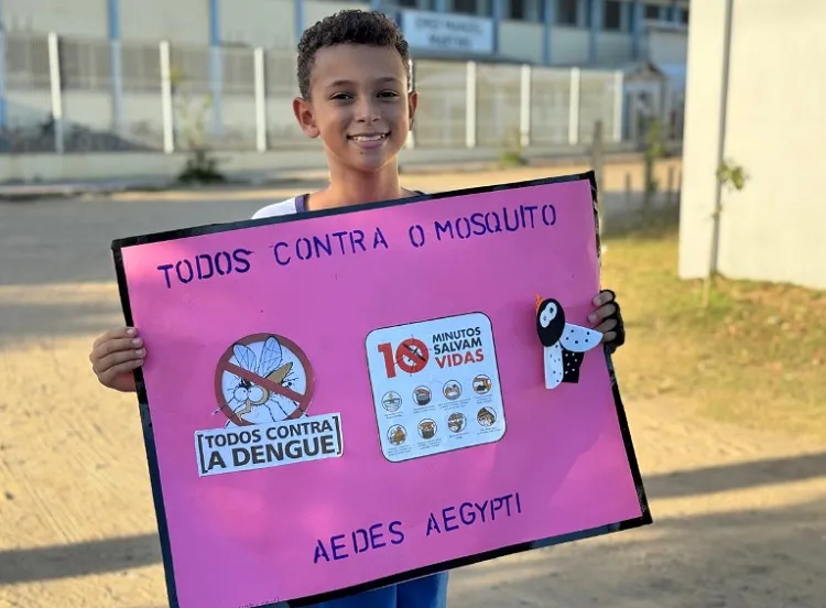 Estudantes promovem caminhada pelo combate à dengue no Pontal do Ipiranga