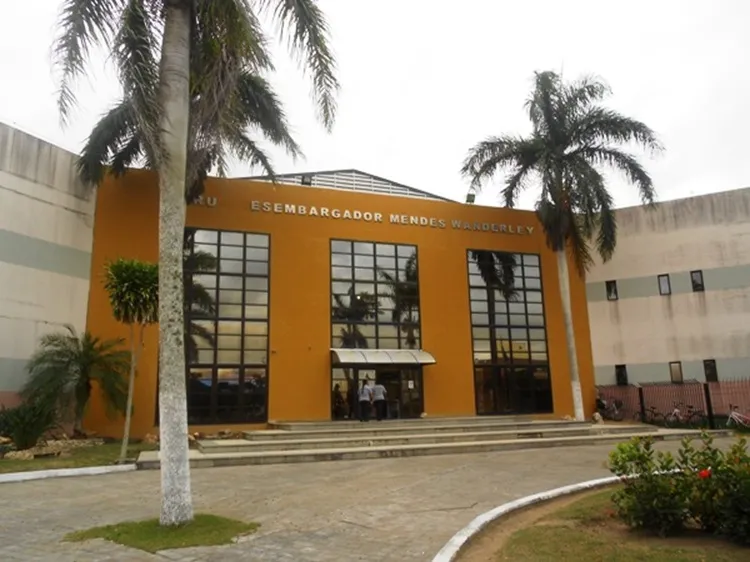 Facada com vísceras expostas "vira" lesão corporal em julgamento no Fórum de Linhares
