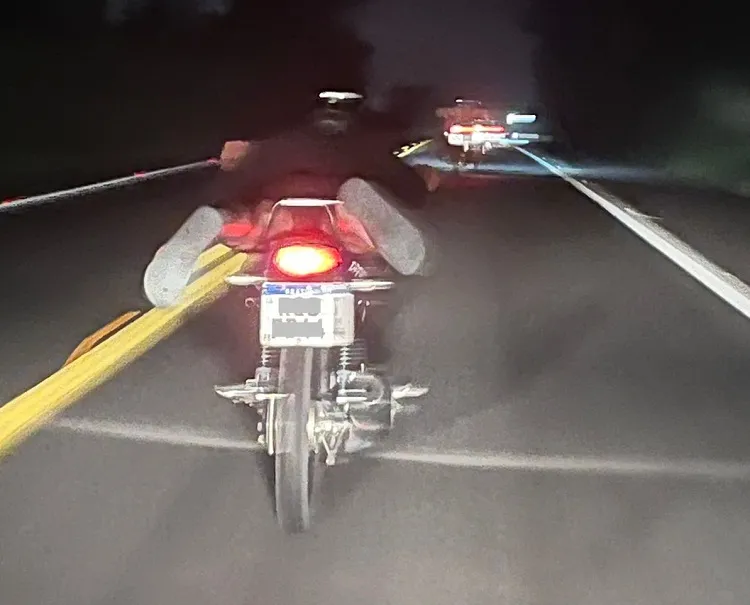 Motos “batem racha” em alta velocidade na BR-101, sentido Sooretama Linhares