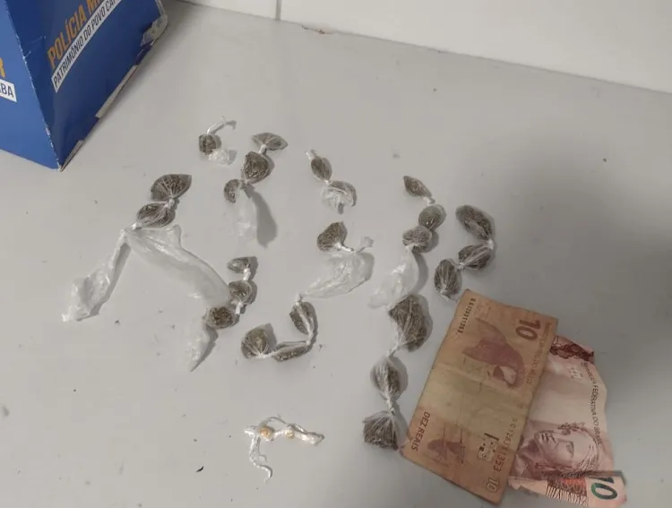 Traficante joga sacola cheia de drogas no telhado, mas G.A. vê e dá ruim pra ele: Bº Sta Cruz