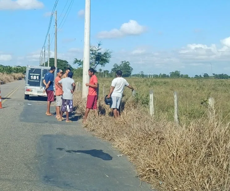 Marcelo m0rre em acidente de moto em Linhares. Veículo sem placa colidiu num poste