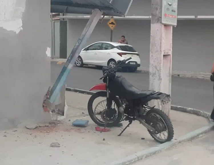 Moto: Acidente durante perseguição policial em Linhares