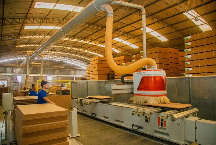 Sábado: Mutirão de empregos na indústria moveleira de Linhares