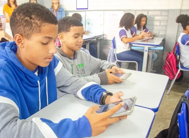 Mais mil tablets para uso de alunos da rede municipal em Linhares