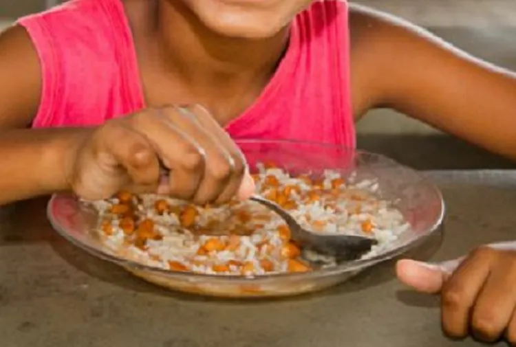 Em Linhares é assim: Tem almoço nas férias, nas escolas da prefeitura