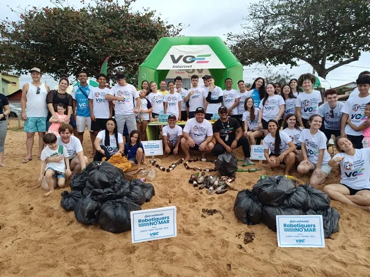 Leitora de Aracruz destaca linharenses na limpeza da praia de Barra do Sahy