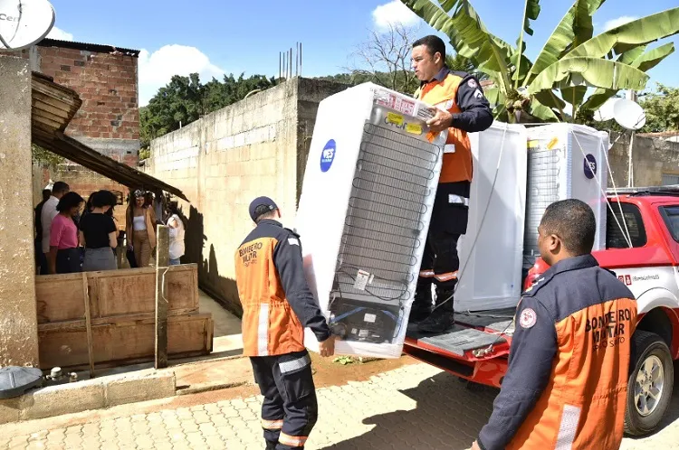 EDP doa geladeiras e lâmpadas LED para famílias do Sul do ES impactadas pelas chuvas em março