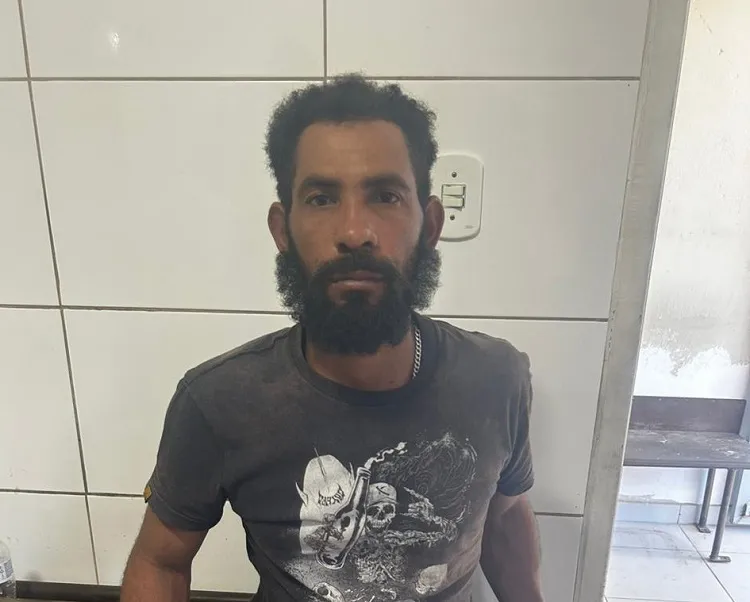 “É a polícia! Pare!”: Homem deita no chão durante tentativa de fuga em Rio Bananal