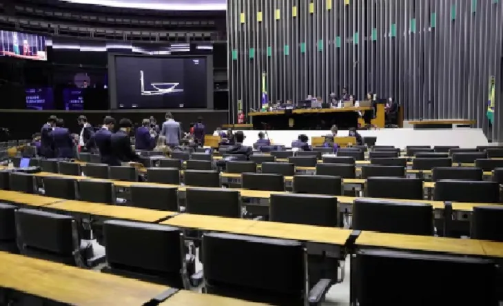Lista: Pelo menos 60 deputados federais vão concorrer a prefeituras
