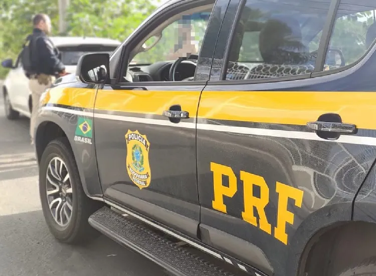 Dois carros irregulares apreendidos na BR-101, um deles em Linhares
