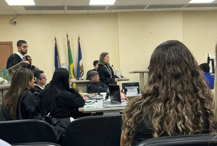 Detalhes do júri de Vanessa no Fórum de Linhares. Ex-mulher de Rodrigo Buffon é ouvida como testemunha