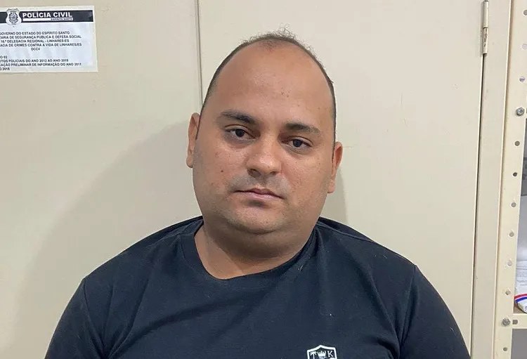 Juninho se apresenta na Delegacia de Linhares. Estava com mandado por homicídio tentado no Três Barras