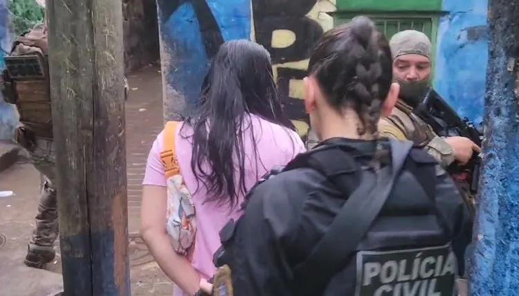 10 prisões, sendo 6 de mulheres, na operação contra familiares de bandidos do PCV no ES