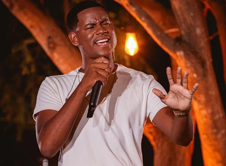 Sábado: Netto Brito vai eletrizar o Barra Music em Linhares. Restam poucos ingressos