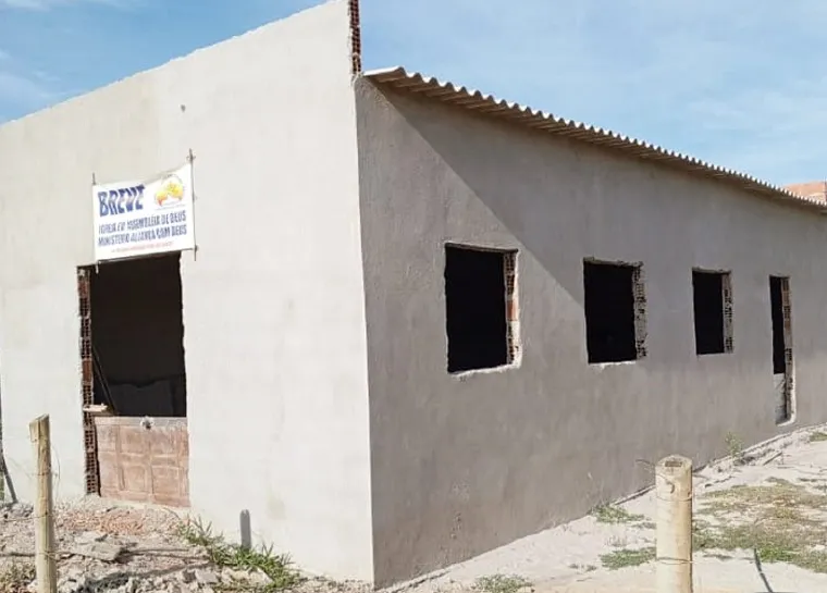 Ajudem na construção dessa igreja: a Palavra jamais volta vazia