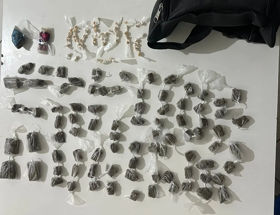 Sooretama: Muita droga embalada para venda é apreendida pela PM em plena luz do dia