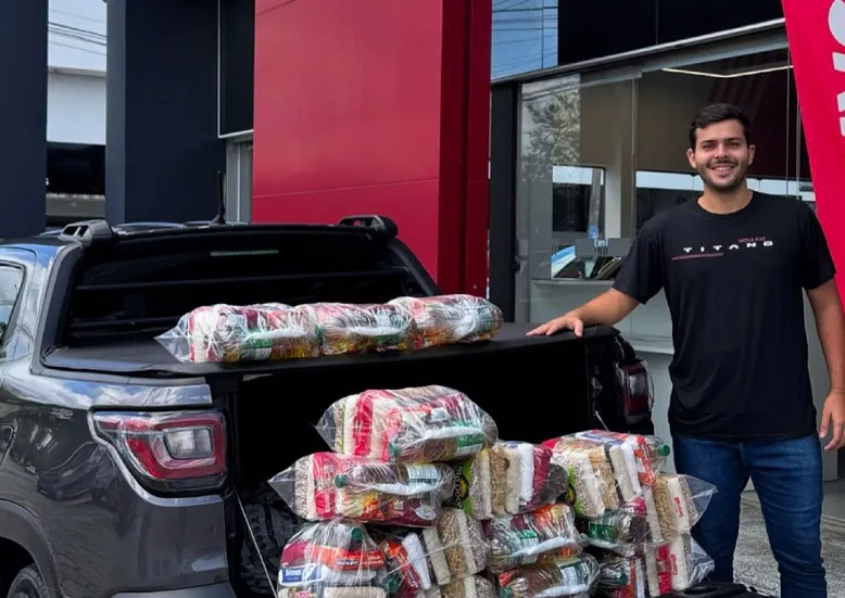 A incrível ideia de vendedor de Linhares: Para cada carro vendido, uma cesta básica