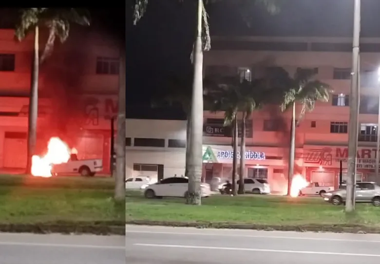 Carro pega fogo na lateral da BR-101, em Linhares