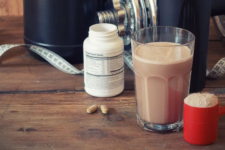Whey ou Creatina para iniciantes: Qual o melhor para começar?