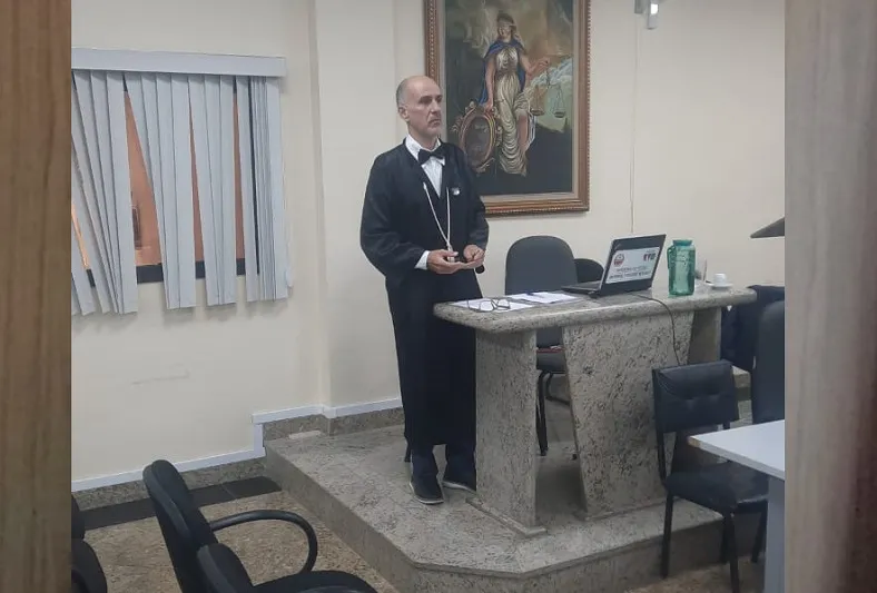 Advogado “lava a alma” em texto sobre a profissão. É de arrepiar