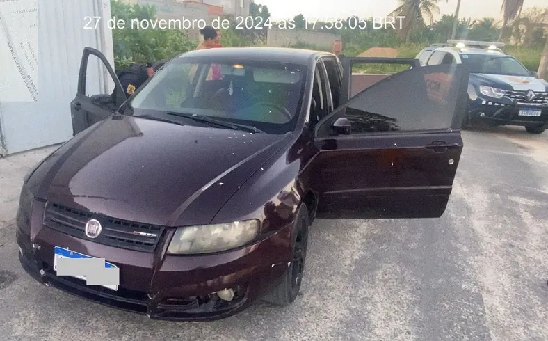 Dupla flagrada com carro roubado em Linhares. GCM recuperou o veículo