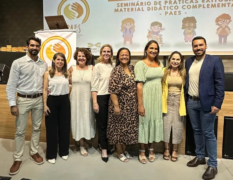 Professora Eliza, de Linhares, é destaque em premiação estadual