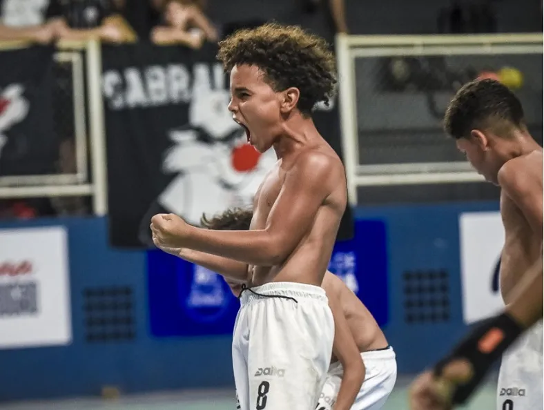  Álvares Cabral conquista a Copa Teens de futsal sub-11