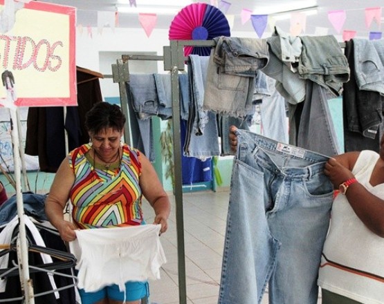 Bazar com mercadorias a R$ 1,00 em Linhares