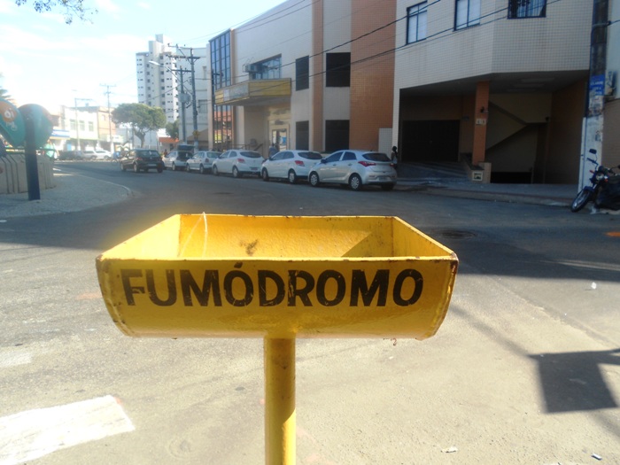Lei: fumar somente em casa ou na rua. Desobediência vai custar no bolso do comerciante