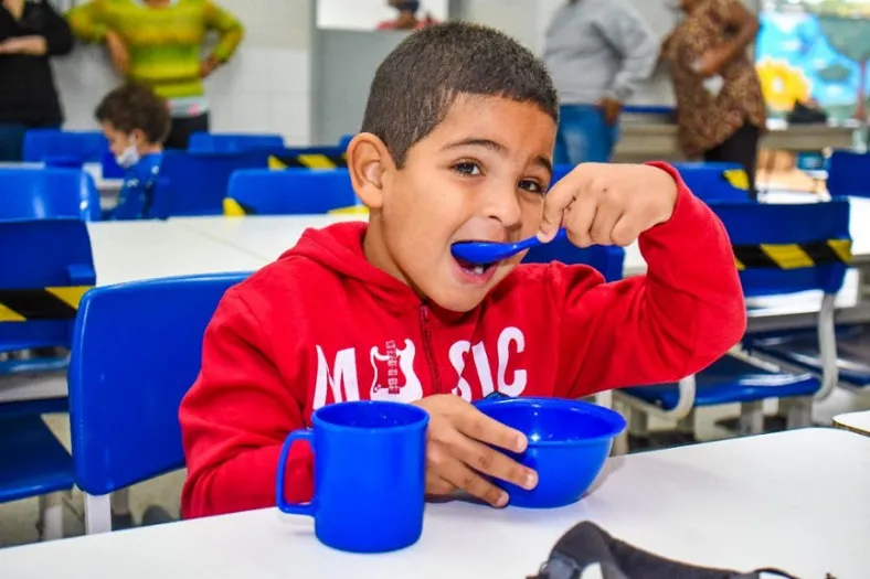 Almoço nas Férias está garantido para os alunos da rede pública municipal de Linhares