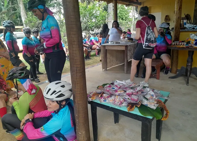 Ciclistas aventureiras “invadem” sítio que é pedaço do paraíso em Linhares