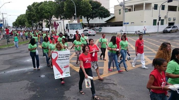 Luta Contra a Aids: caminhada de conscientização chama atenção em Linhares