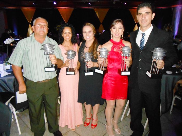 Joana Darc conquista três troféus no Prêmio Destaque 2014