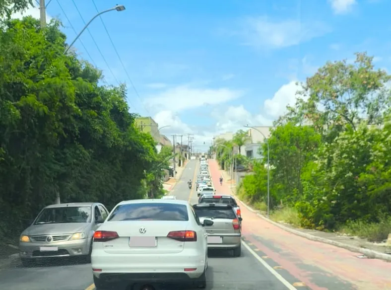 Semáforos mudam rotina de condutores no bairro São José, Linhares