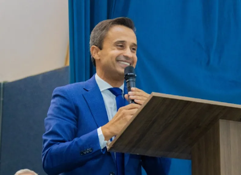 Prefeitura de Linhares envia primeiro release à imprensa em 2025: A posse de Scaramussa e vice
