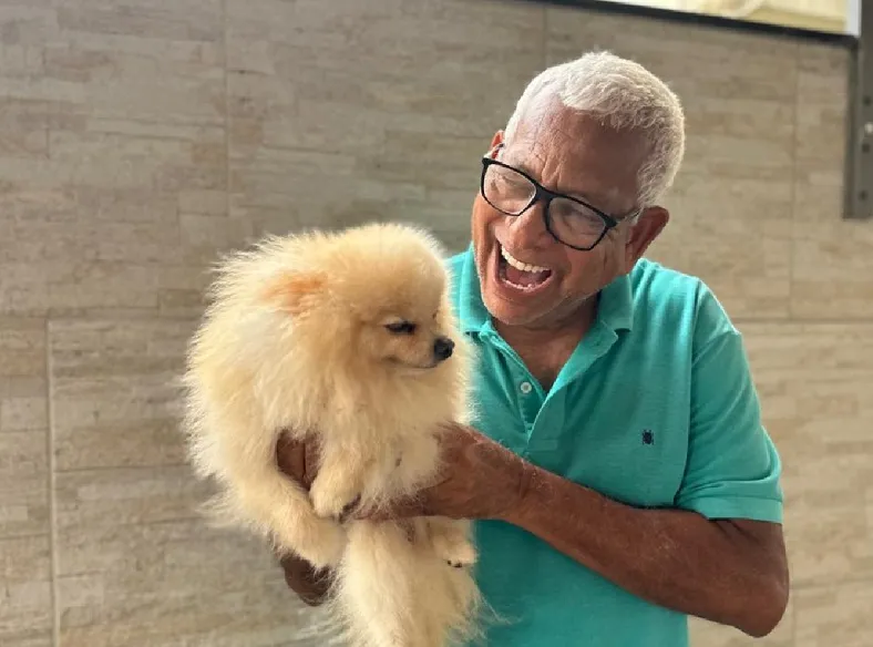 Emoção no reencontro de Frederico e tutor. “Foi logo após a divulgação no Eu Vi em Linhares”