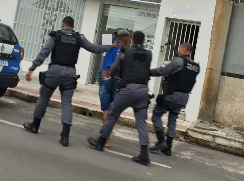 Socos, pontapés e Soldado da PM lesionado em ocorrência de desacato em Linhares