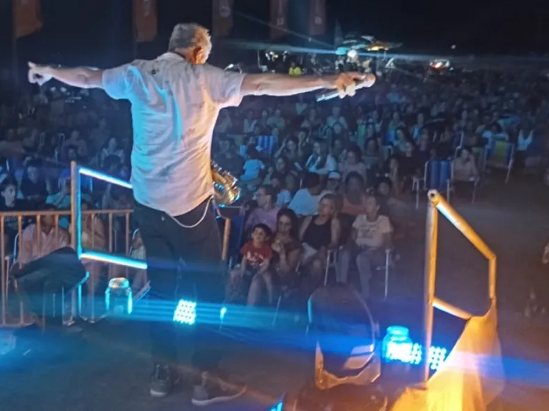 Brais Oss lota luau no Pontal do Ipiranga, Linhares