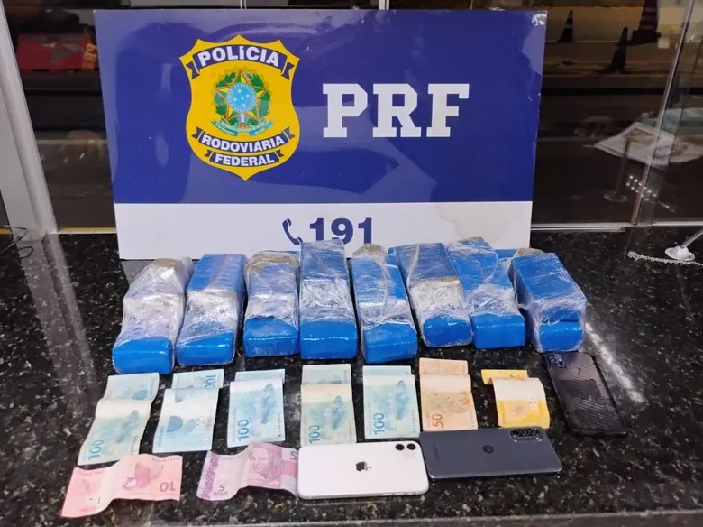 8kg de maconha apreendidos em Linhares. Ação da PRF