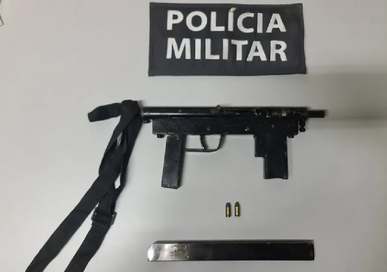 Homem chega com submetralhadora e diz que vai matar todo mundo, em Rio Bananal