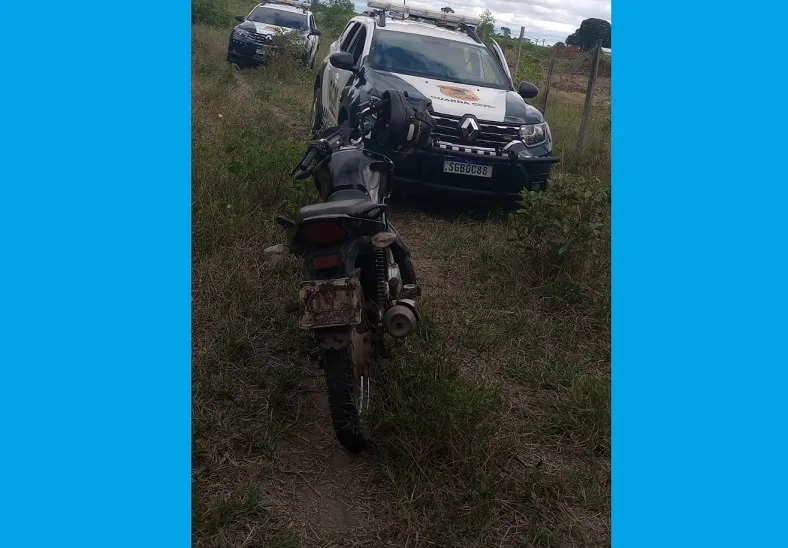 Homem corre desesperado e abandona moto furtada ao ver GCM se aproximando