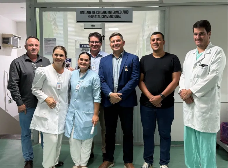 Político autor da Lei do Parto Livre visita Hospital Rio Doce para reforçar direitos das gestantes