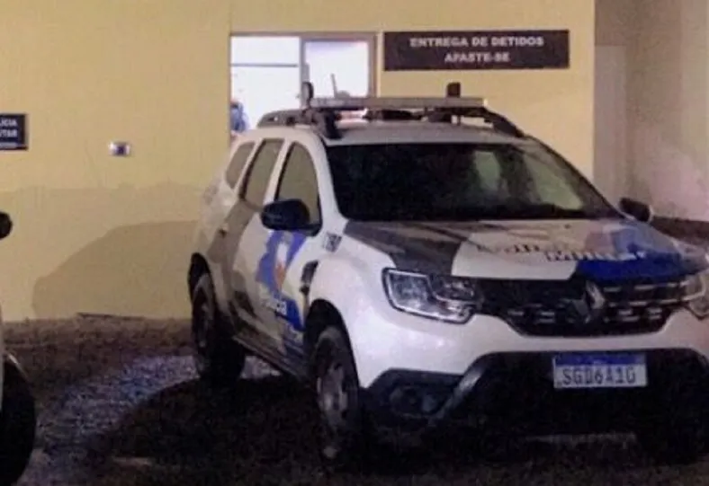 Homem de 53 anos é flagrado com drogas e levado para a delegacia de Linhares: “Uso contínuo”