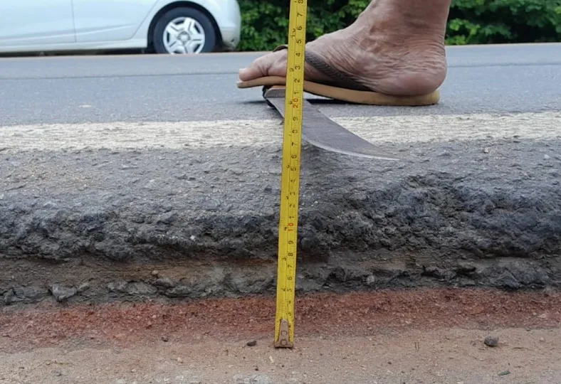 Calma, é só o declive na rodovia sem acostamento em Linhares. “Resultou no acidente”