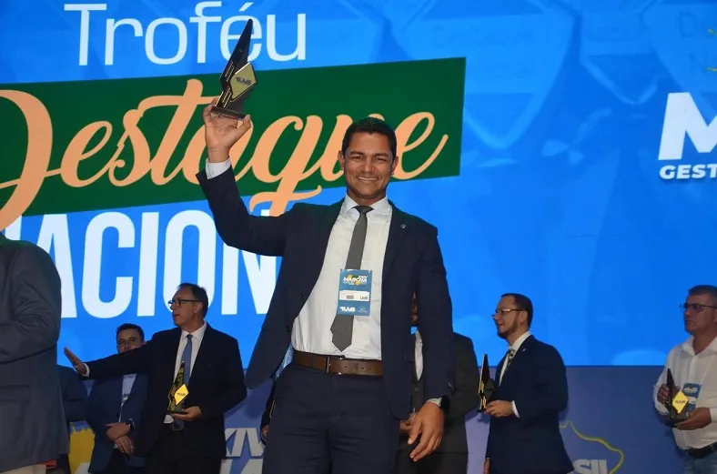 Tem vereador ficando famoso em Brasília, e ele é de Linhares