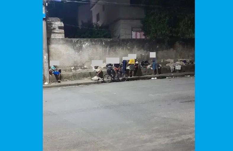 Leitora cita boca de fumo ao listar problemas gerados por grupo que “mora” ao ar livre no Araçá, Linhares