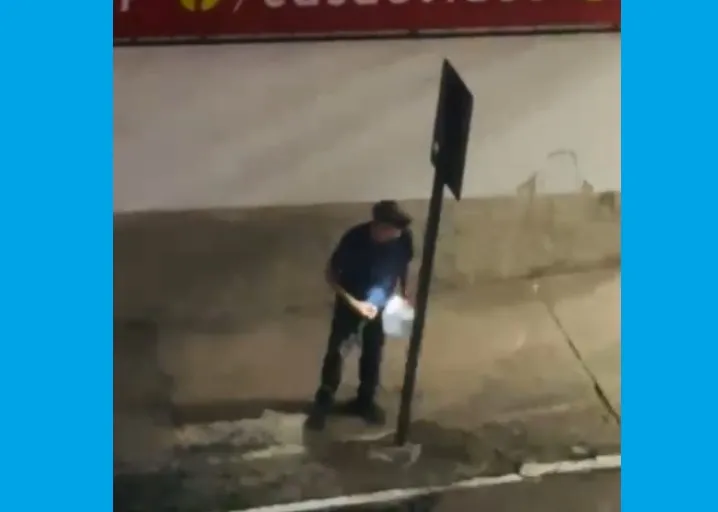 Homem flagrado se masturbando em a condomínio no Centro de Linhares. “Nojento”