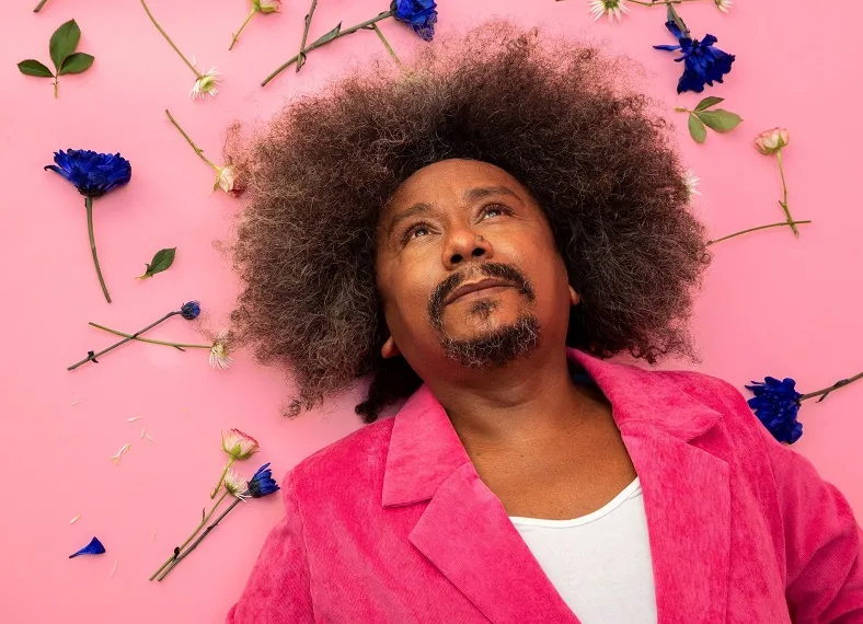 Confira programação de festa internacional em Itaúnas. Show de Chico César na lista