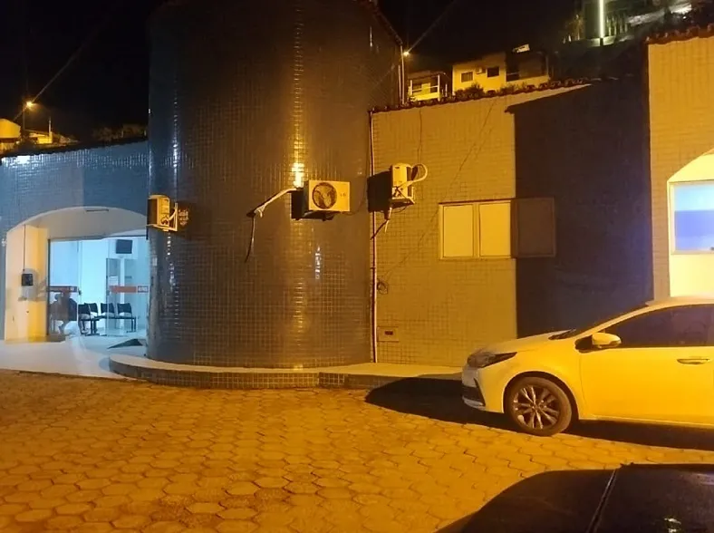 Mulher dá à luz no banheiro de casa em Rio Bananal, e diz à polícia que desconhecia a gravidez